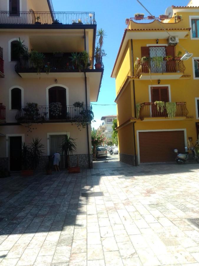 Vacanza Taormina Mare Mazzeo Luaran gambar