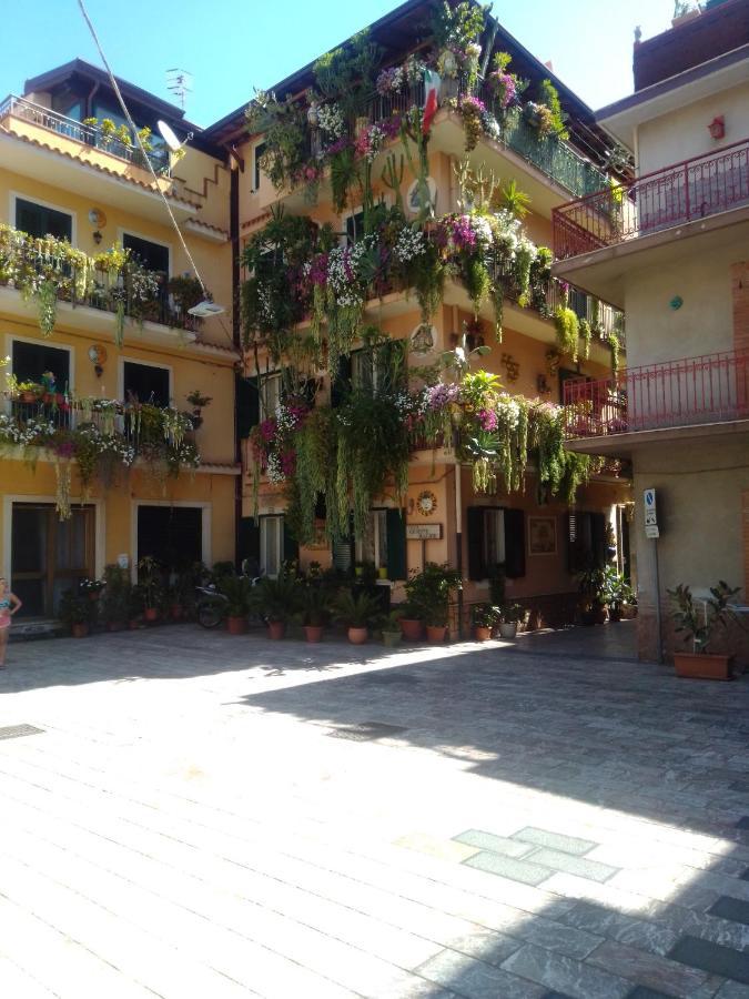 Vacanza Taormina Mare Mazzeo Luaran gambar